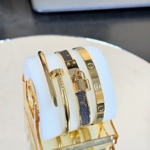 Steel bracelet combo 007 comes boxed