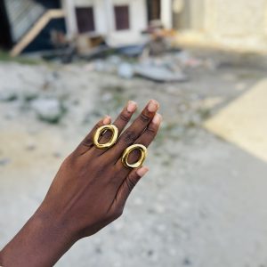 Bold oval ring size(10)