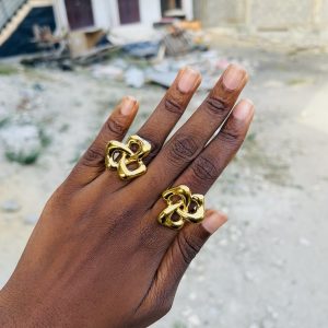 Bow tie ring size (8)