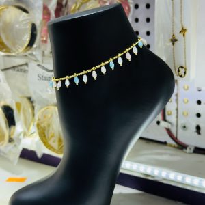 Shaky colored anklet