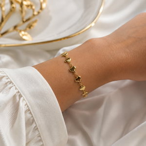 Love gold bracelet