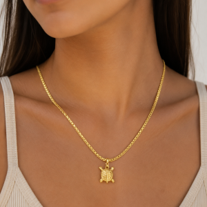 Golden tort necklace