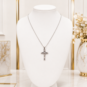Silver croix royale necklace