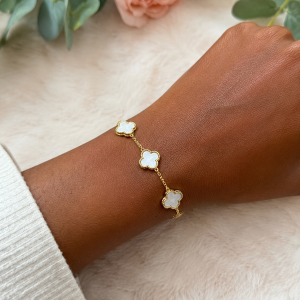 Golden white flower bracelet 001