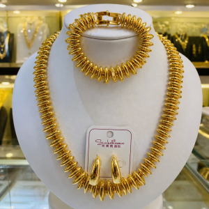 Sunbelle necklace set 001