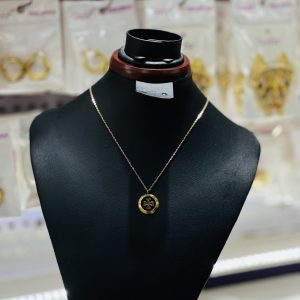Circle black necklace