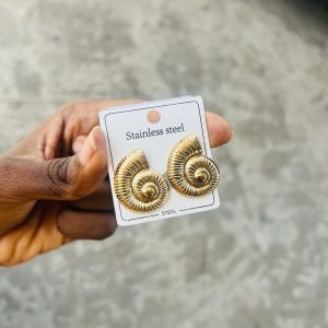 Golden twist earrings