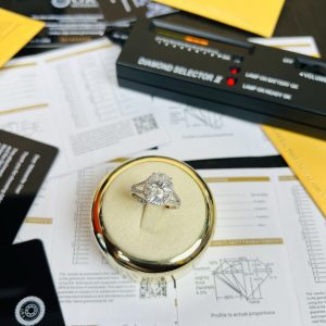 Moissanite engagement ring 002