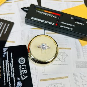 Moissanite engagement ring 007