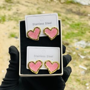 Love pink earrings