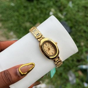 Labaoli gold oval face watch comes boxed