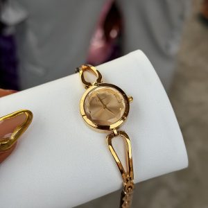 Labaoli gold Kylie face watch comes boxed