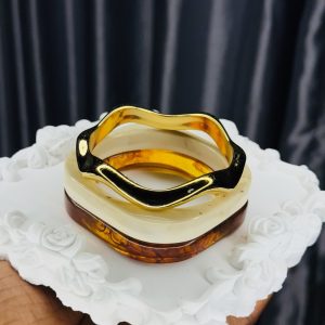 Amiga acrylic bangle 033