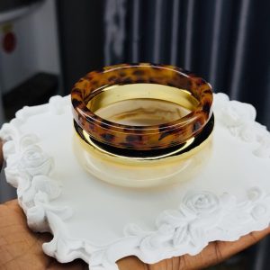 Amiga acrylic bangle 045