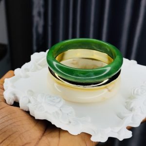 Amiga acrylic bangle 011