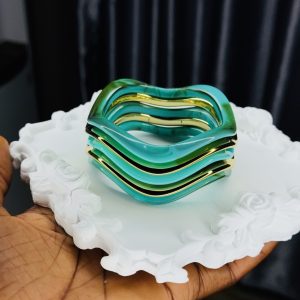 Amiga acrylic bangle 027