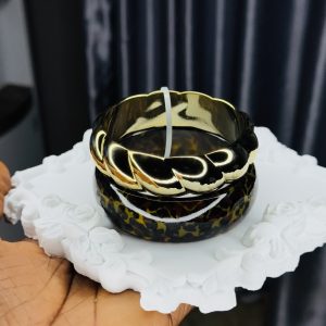 Amiga acrylic bangle 003