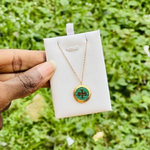 Green circle necklace