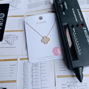 Moissanite necklace 017