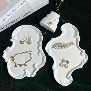 Gymsum vintage jewelry tray