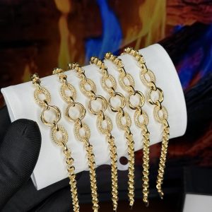 Rq gold circle knot bracelet