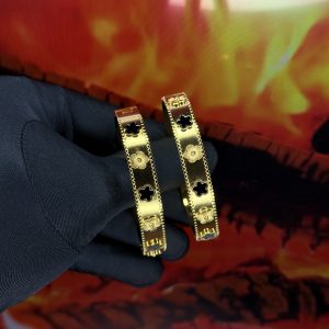 Black flower steel bracelet