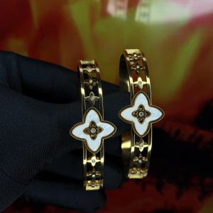White clove steel bracelet