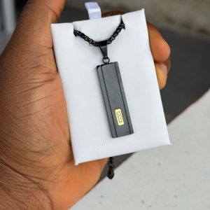 Black flat necklace
