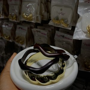 Amiga acrylic bangle 062