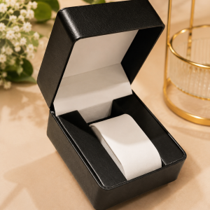 Black leather watch box 001