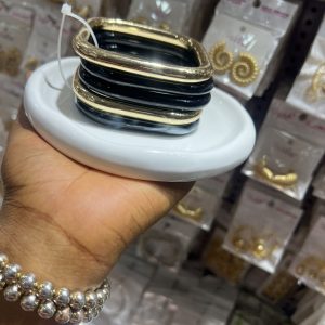 Amiga acrylic bangle 089