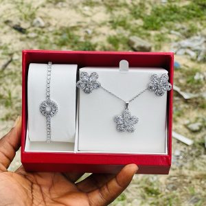 Silver steel circle flower combo comes boxed 014
