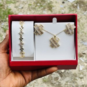 Steel gold clove side crossing combo comes boxed 017