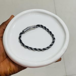 Silver twisted bracelet