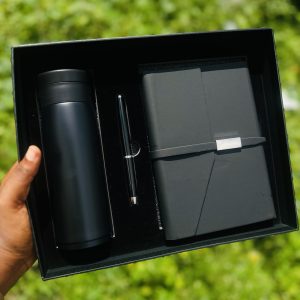 Engraved black royalty set