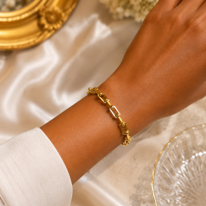 Gold bracelet 024
