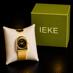 IEKE watch 025 comes boxed