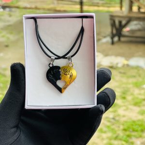 Black and gold necklace 4