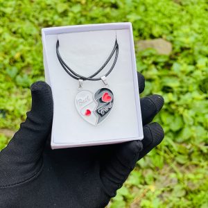 White and black necklace10