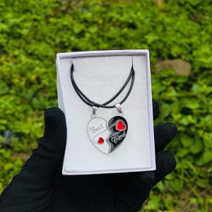 White and black necklace10