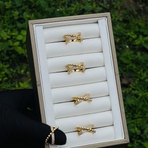Golden pearl stone ring