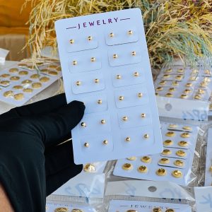 Gold earrings half pack