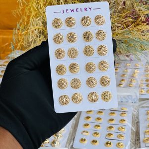 Gold earrings.Half pack