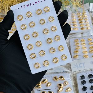 Gold earrings half pack