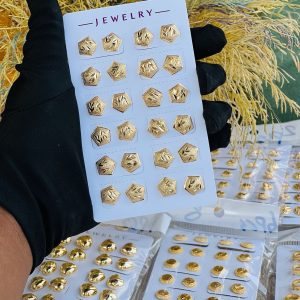 Gold earrings half pack