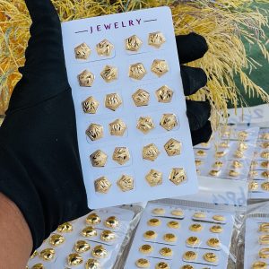 Gold earrings half pack