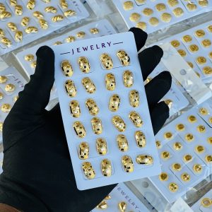 Gold earrings half pack