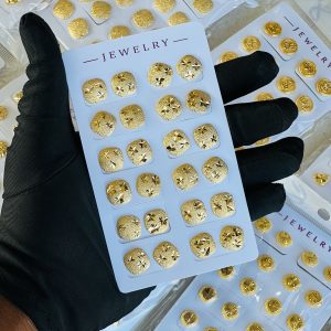 Gold earrings half pack