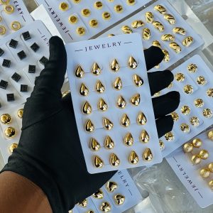Gold earrings  half pack