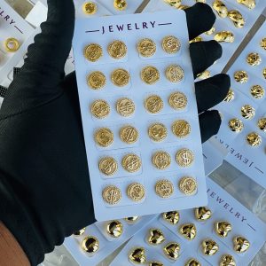 Gold earrings. Half pack